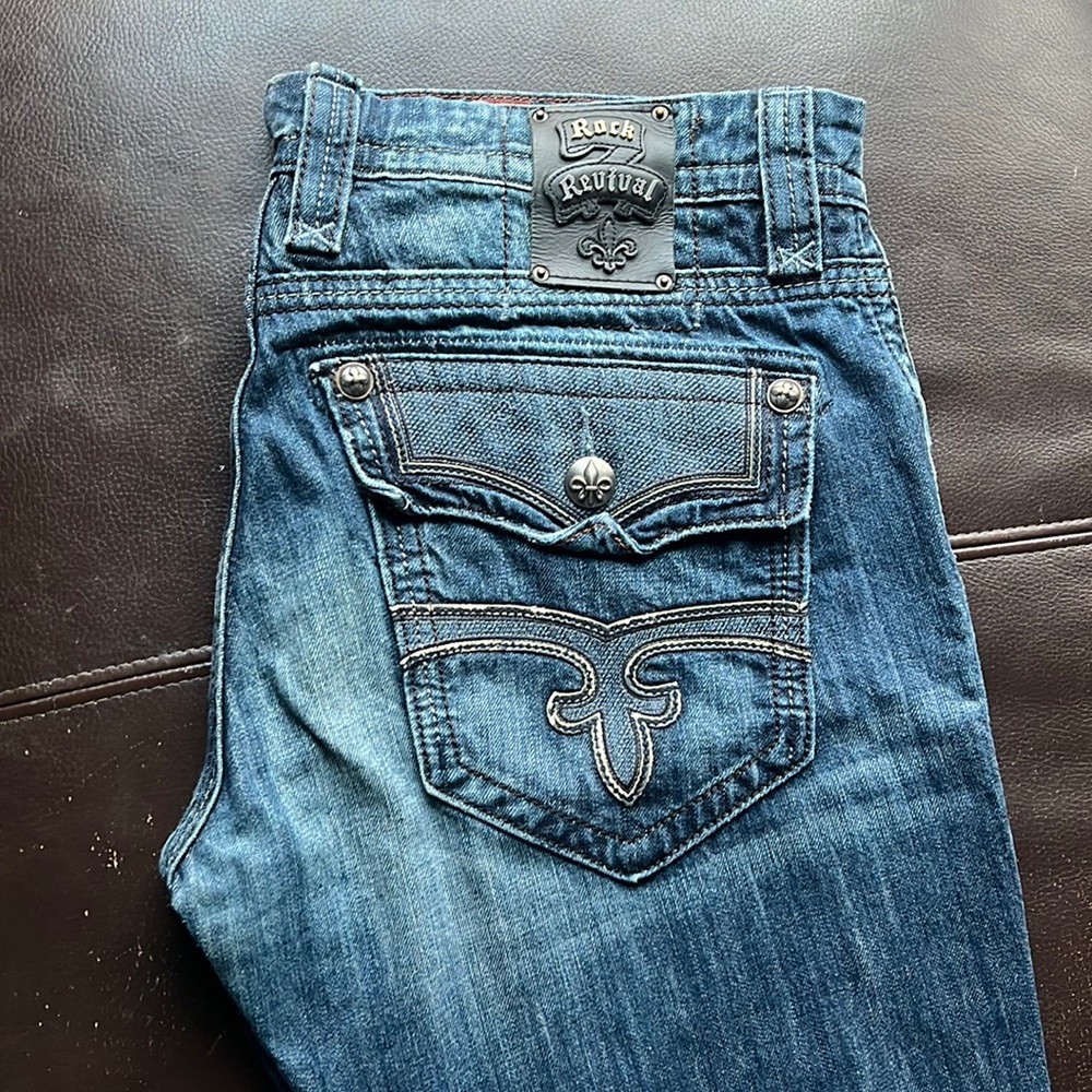 Men’s Rock Revival Leon Straight Jeans